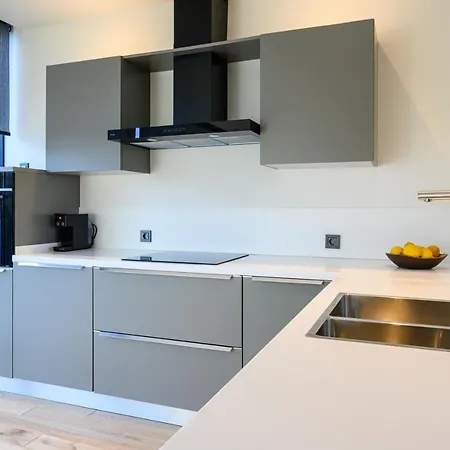 Hotel apartamentowy 12, Apartments, 4-6 Pers, Central, Stunning View, Near Supermarket & Public Transport