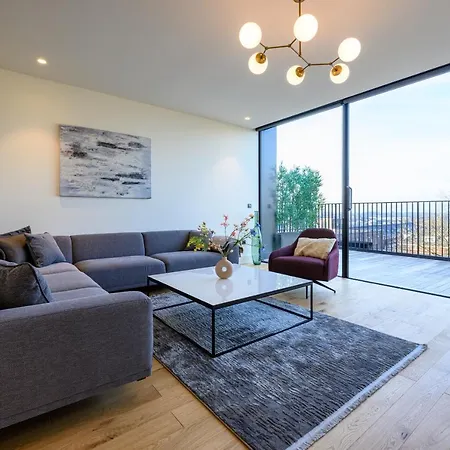 12, Apartments, 4-6 Pers, Central, Stunning View, Near Supermarket & Public Transport Aparthotel