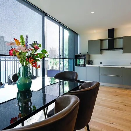12, Apartments, 4-6 Pers, Central, Stunning View, Near Supermarket & Public Transport 4*