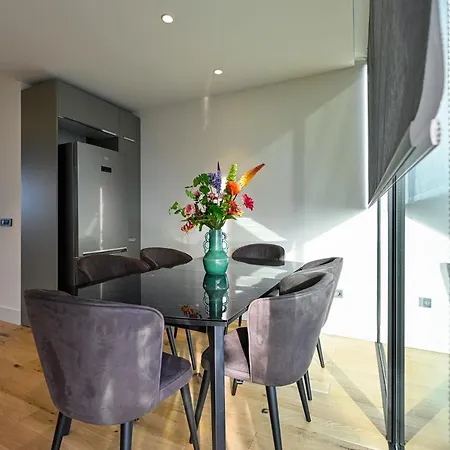 12, Apartments, 4-6 Pers, Central, Stunning View, Near Supermarket & Public Transport 4*