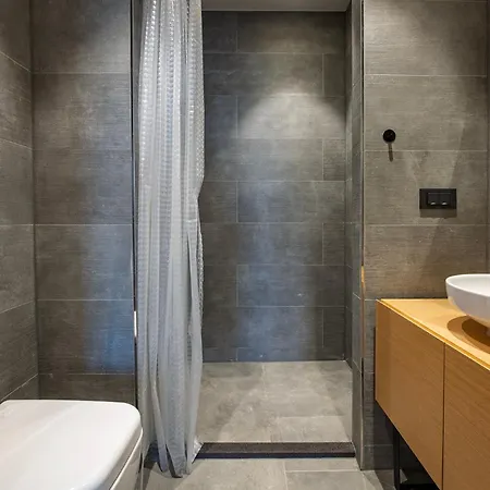 12, Apartments, 4-6 Pers, Central, Stunning View, Near Supermarket & Public Transport Aparthotel 4*