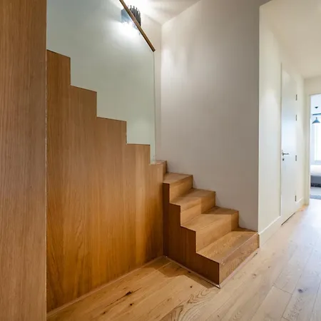 Aparthotel 12, Apartments, 4-6 Pers, Central, Stunning View, Near Supermarket & Public Transport