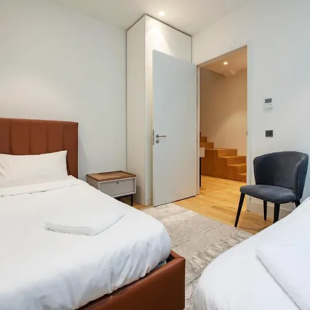 Aparthotel 12, Apartments, 4-6 Pers, Central, Stunning View, Near Supermarket & Public Transport *