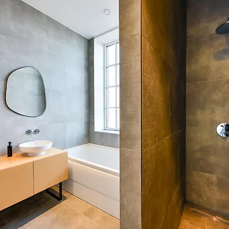 12, Apartments, 4-6 Pers, Central, Stunning View, Near Supermarket & Public Transport 4*