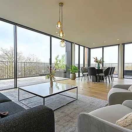 12, Apartments, 4-6 Pers, Central, Stunning View, Near Supermarket & Public Transport 4*