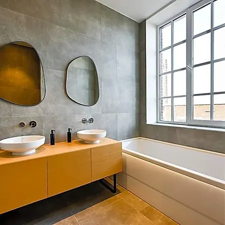 12, Apartments, 4-6 Pers, Central, Stunning View, Near Supermarket & Public Transport Lejlighedshotel