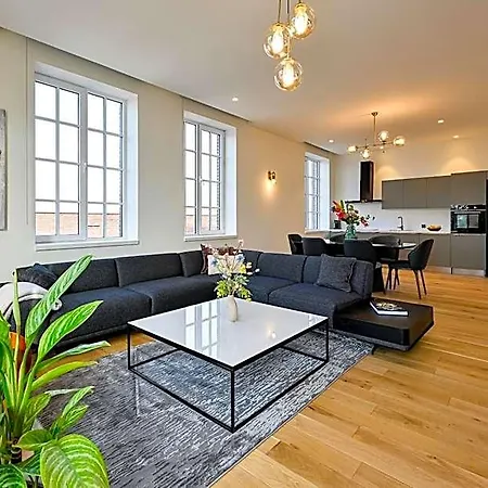 12, Apartments, 4-6 Pers, Central, Stunning View, Near Supermarket & Public Transport Lejlighedshotel
