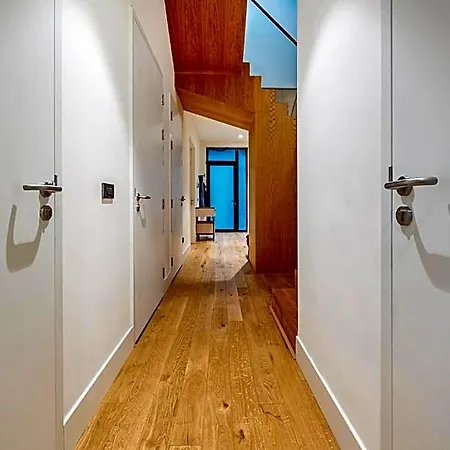 Hotel apartamentowy 12, Apartments, 4-6 Pers, Central, Stunning View, Near Supermarket & Public Transport