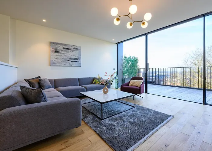 12, Apartments, 4-6 Pers, Central, Stunning View, Near Supermarket & Public Transport Aparthotel