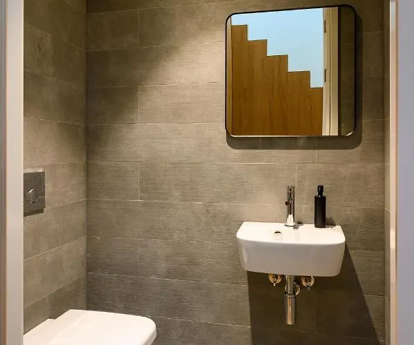 Aparthotel 12, Apartments, 4-6 Pers, Central, Stunning View, Near Supermarket & Public Transport 4*