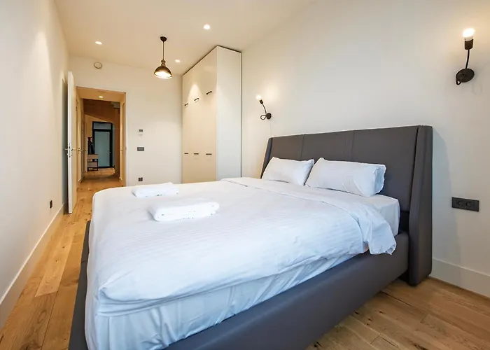 12, Apartments, 4-6 Pers, Central, Stunning View, Near Supermarket & Public Transport 4*