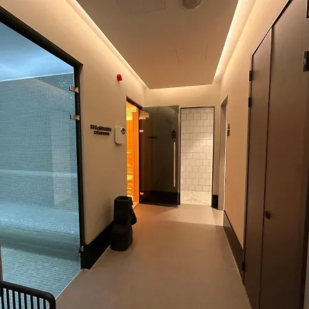 12, Apartments, 4-6 Pers, Central, Stunning View, Near Supermarket & Public Transport Hotel apartamentowy 4*