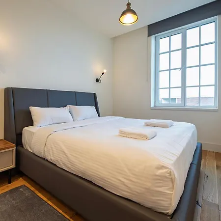 Hotel apartamentowy 12, Apartments, 4-6 Pers, Central, Stunning View, Near Supermarket & Public Transport 4*