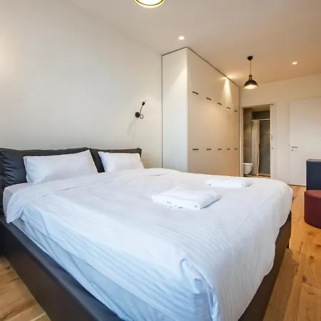 Hotel apartamentowy 12, Apartments, 4-6 Pers, Central, Stunning View, Near Supermarket & Public Transport