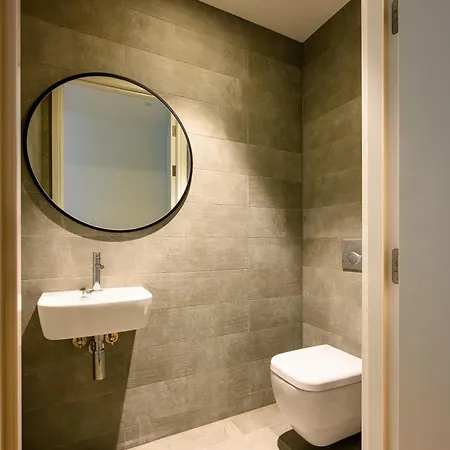 Hotel apartamentowy 12, Apartments, 4-6 Pers, Central, Stunning View, Near Supermarket & Public Transport 4*