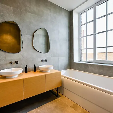 12, Apartments, 4-6 Pers, Central, Stunning View, Near Supermarket & Public Transport Hotel apartamentowy 4*