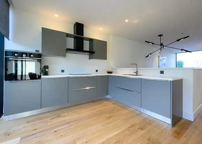 12, Apartments, 4-6 Pers, Central, Stunning View, Near Supermarket & Public Transport 4*