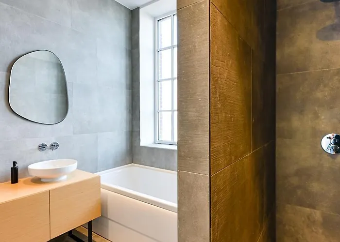 12, Apartments, 4-6 Pers, Central, Stunning View, Near Supermarket & Public Transport 4*